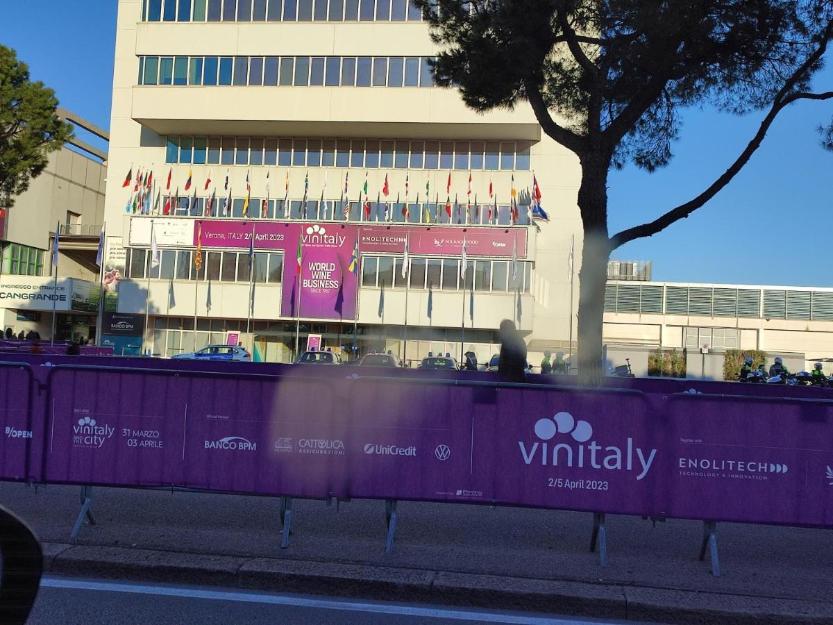 Easy Stay Verona Rooms Εξωτερικό φωτογραφία